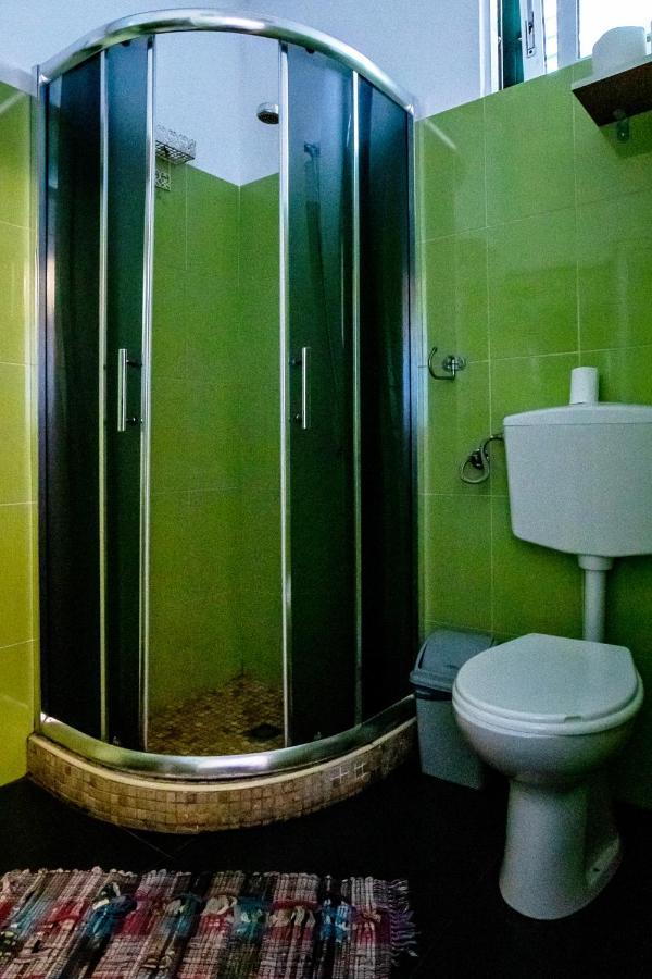 Mi Casa Es Tu Casa - Shkodra Backpackers Hostel Екстериор снимка