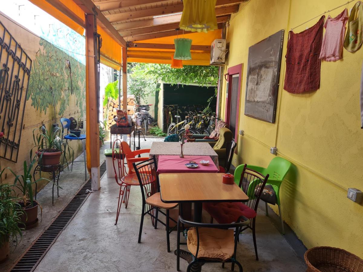Mi Casa Es Tu Casa - Shkodra Backpackers Hostel Екстериор снимка