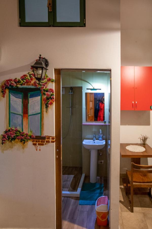 Mi Casa Es Tu Casa - Shkodra Backpackers Hostel Екстериор снимка