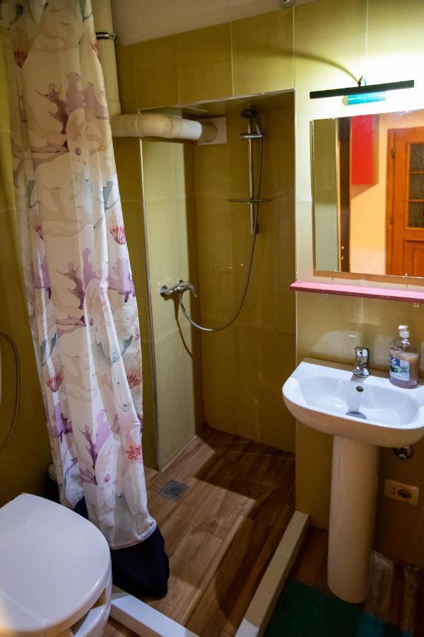 Mi Casa Es Tu Casa - Shkodra Backpackers Hostel Екстериор снимка