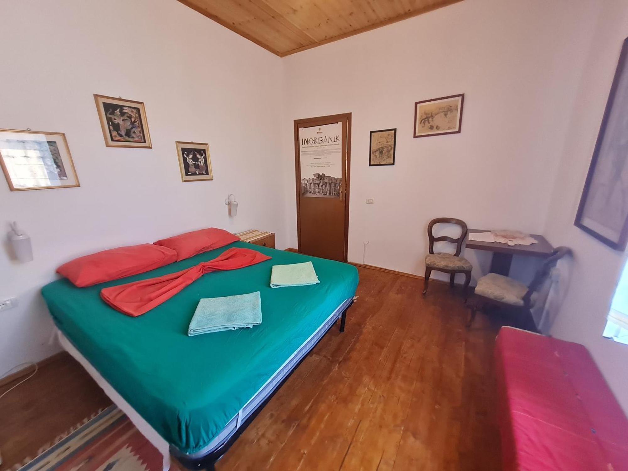 Mi Casa Es Tu Casa - Shkodra Backpackers Hostel Стая снимка