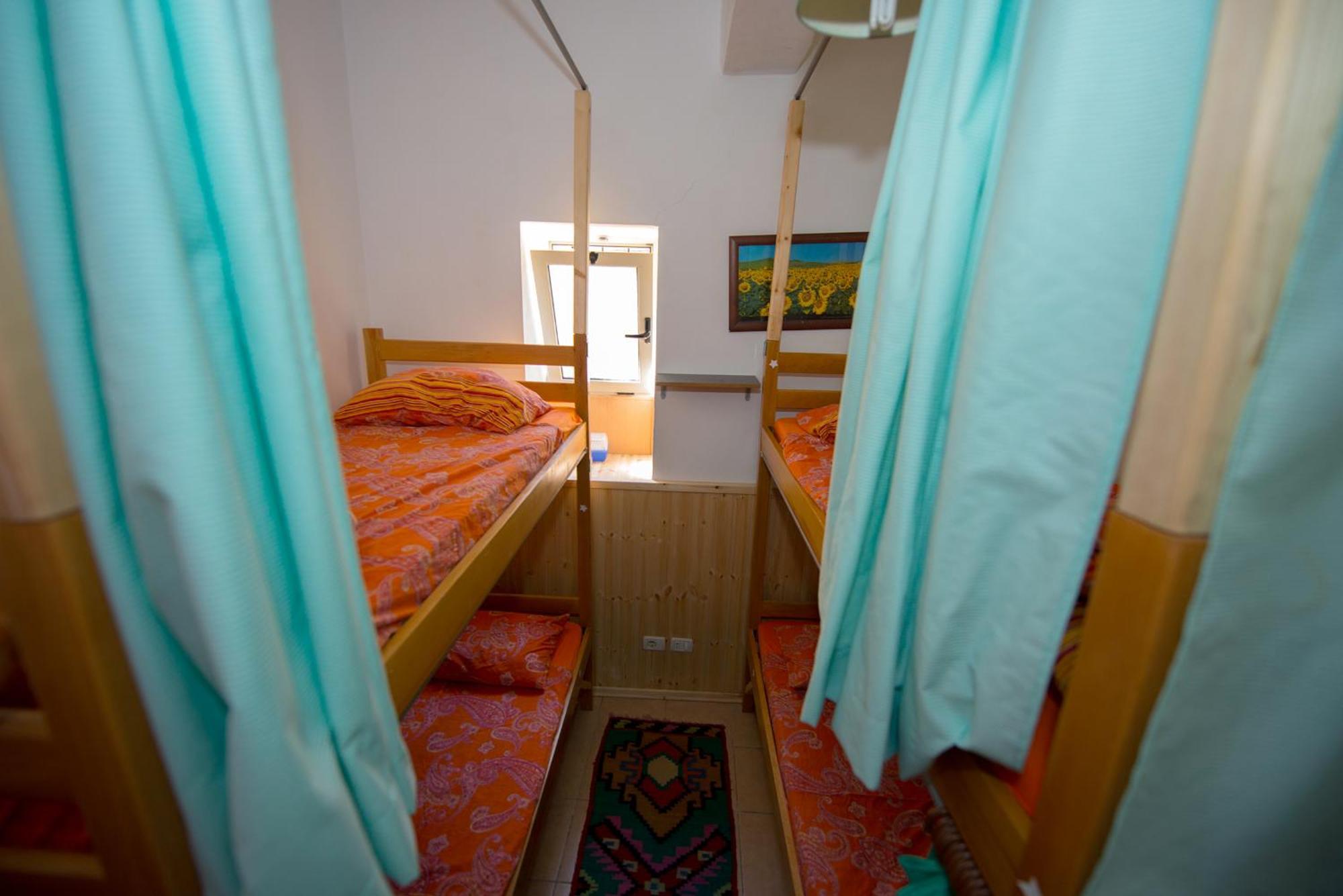 Mi Casa Es Tu Casa - Shkodra Backpackers Hostel Стая снимка