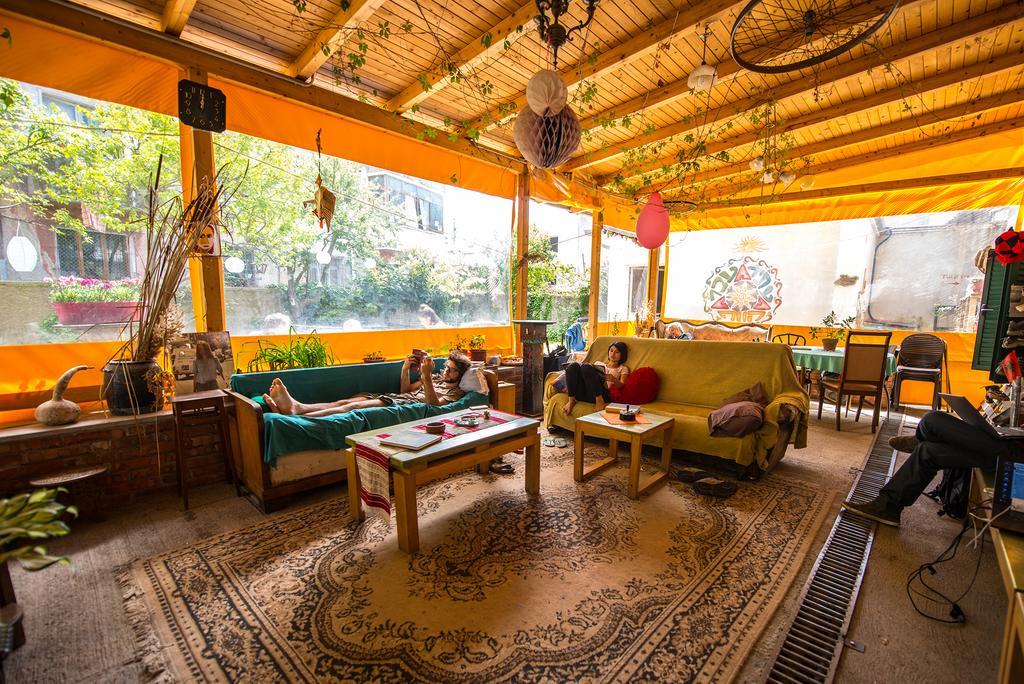 Mi Casa Es Tu Casa - Shkodra Backpackers Hostel Екстериор снимка